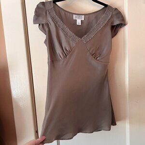 Ladies Ann Taylor Loft Layering Flutter‎ Cap Sleeve Top Size 0P Mo…